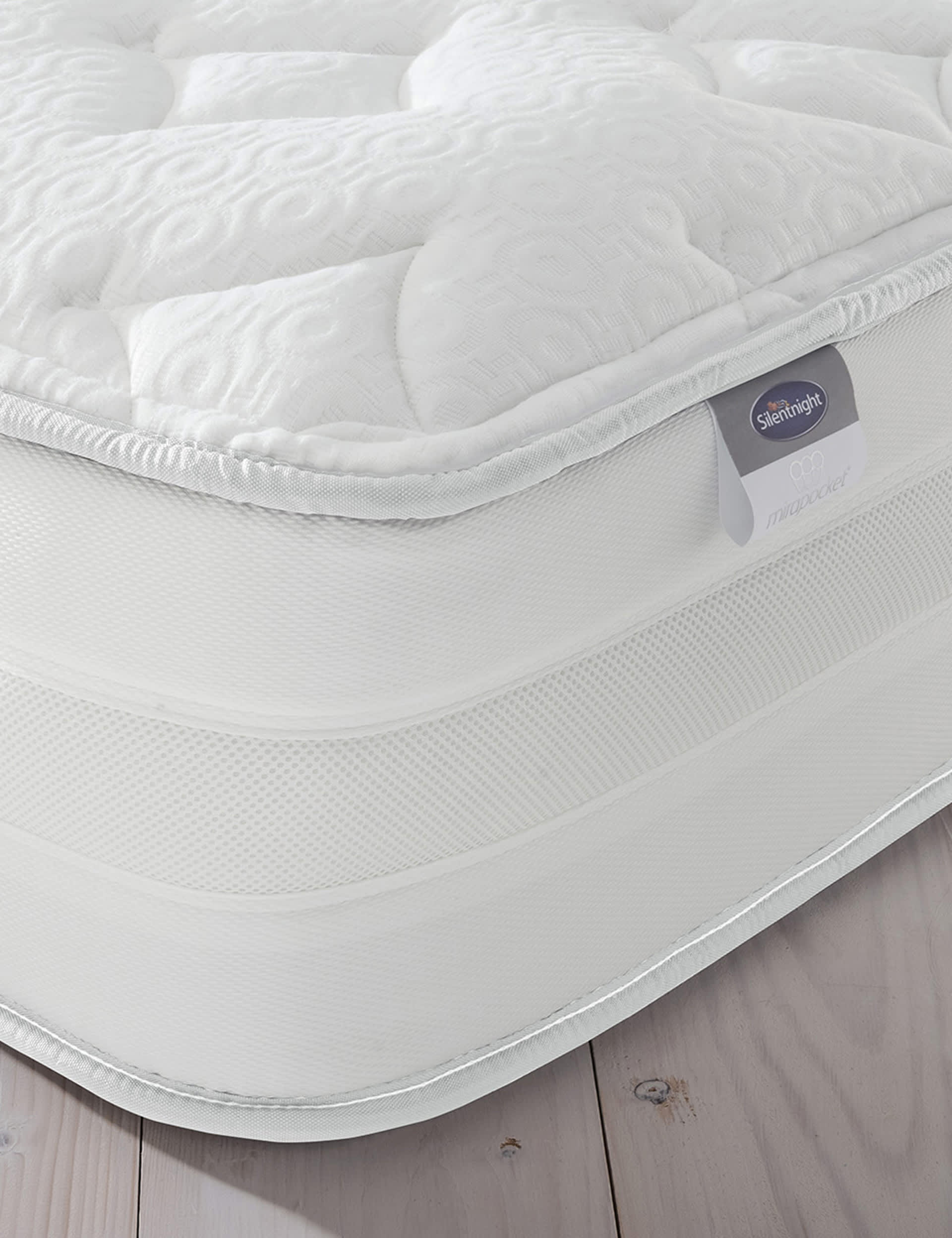 2000 Memory Foam Pocket Spring Medium Mattress - Image 2