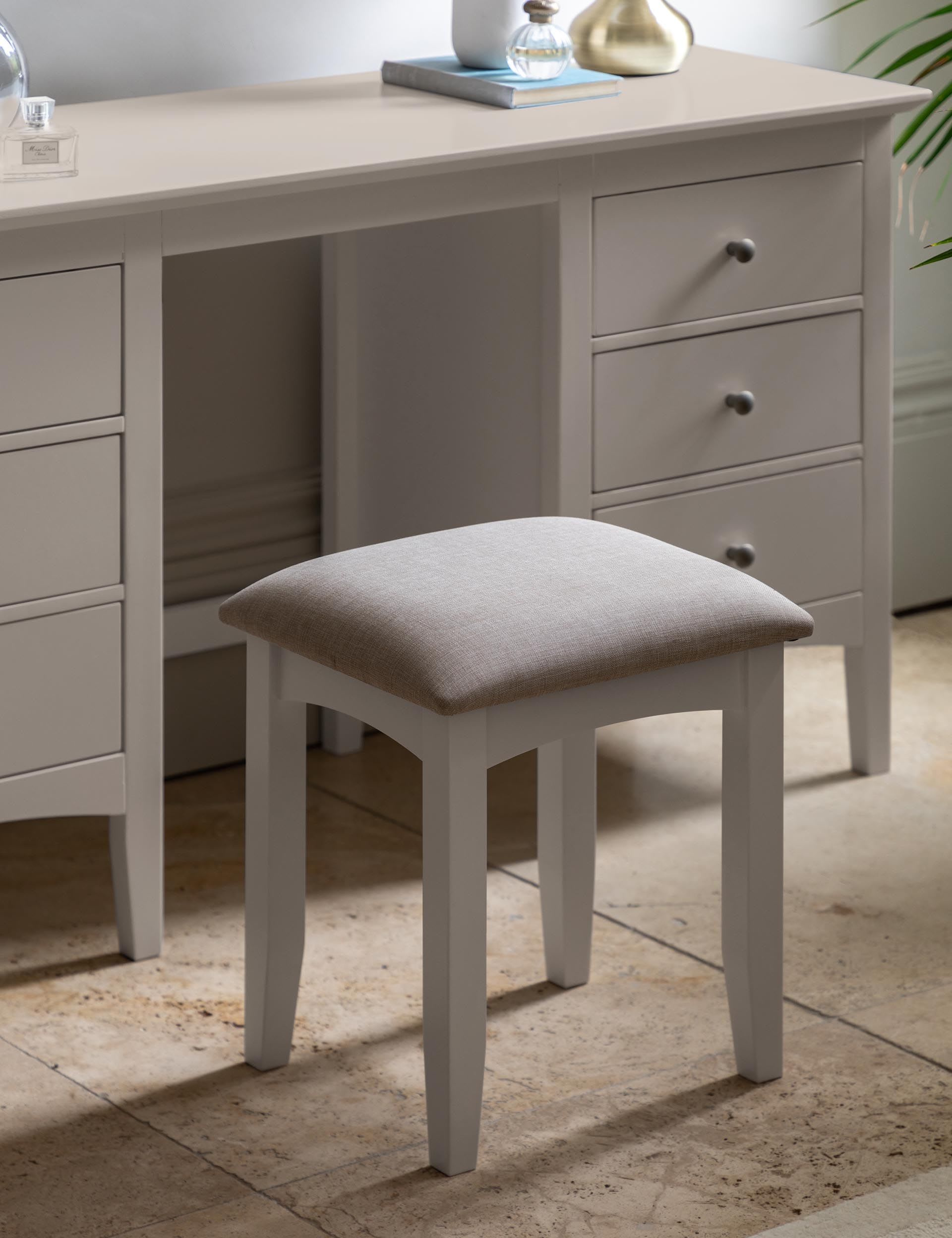 Hastings Dressing Table & Stool - Image 3