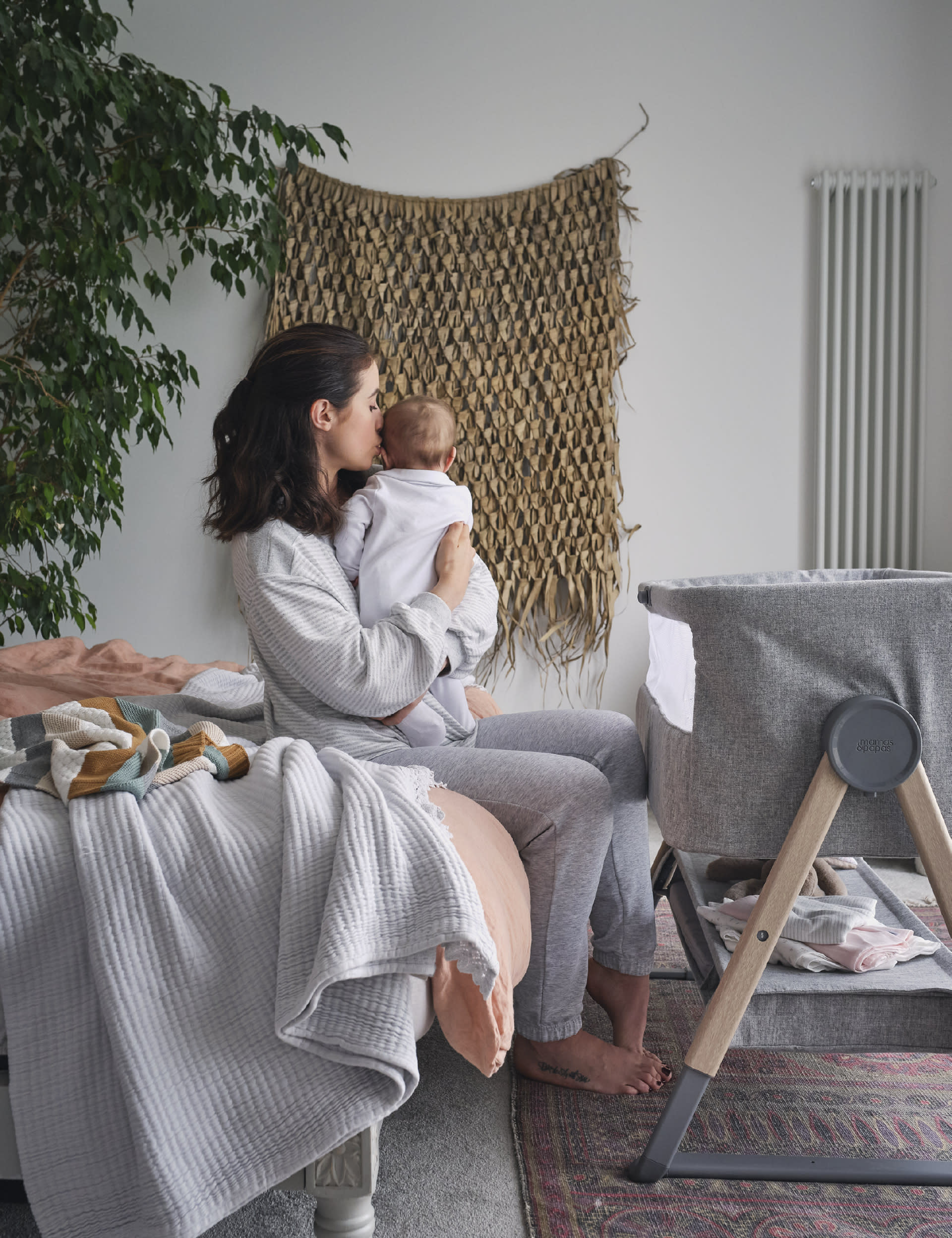 Lua Bedside Crib Bundle - Image 3