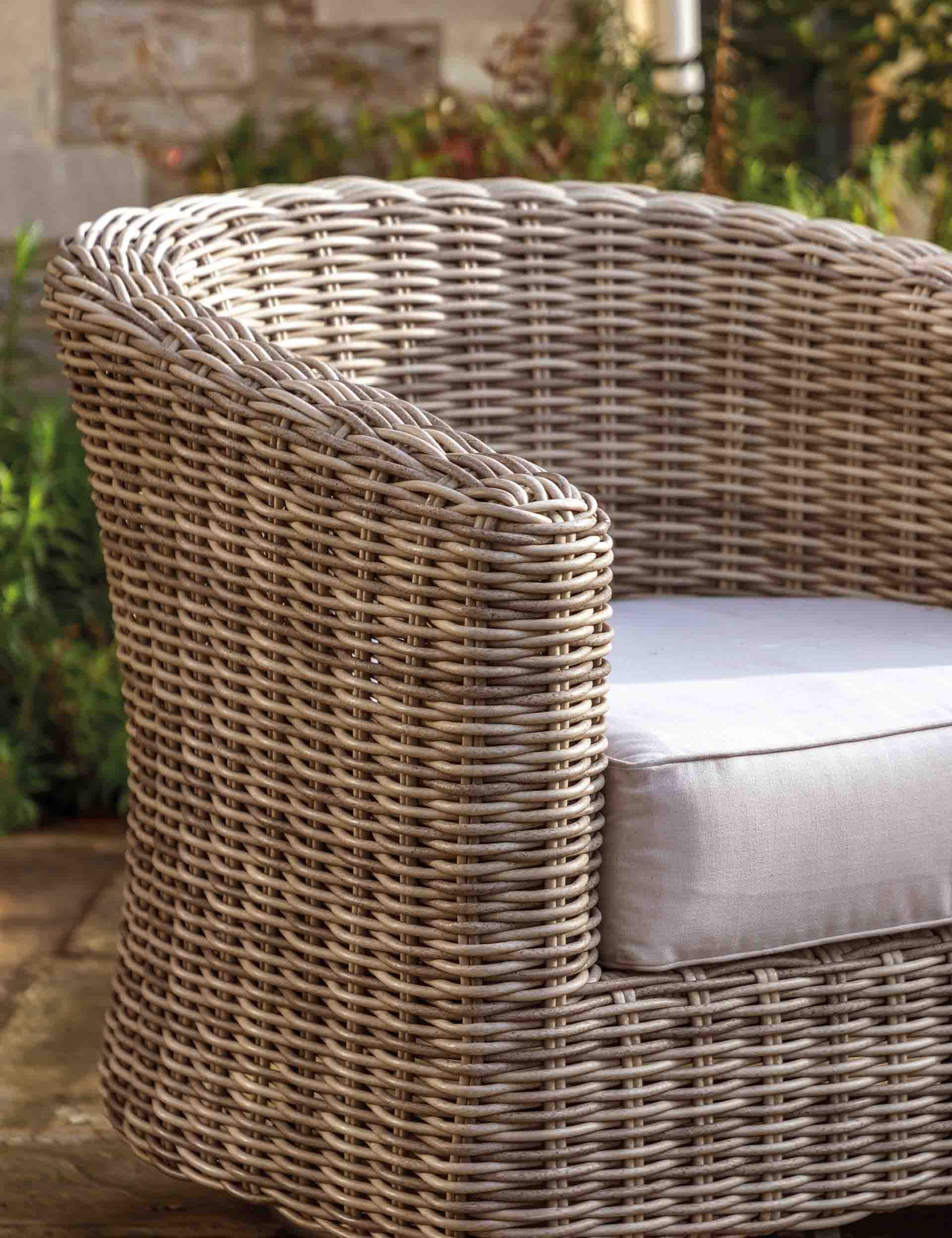 Ragusa Swivel Outdoor Chair - Image 3
